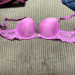 Victoria secret lacy bra 32B